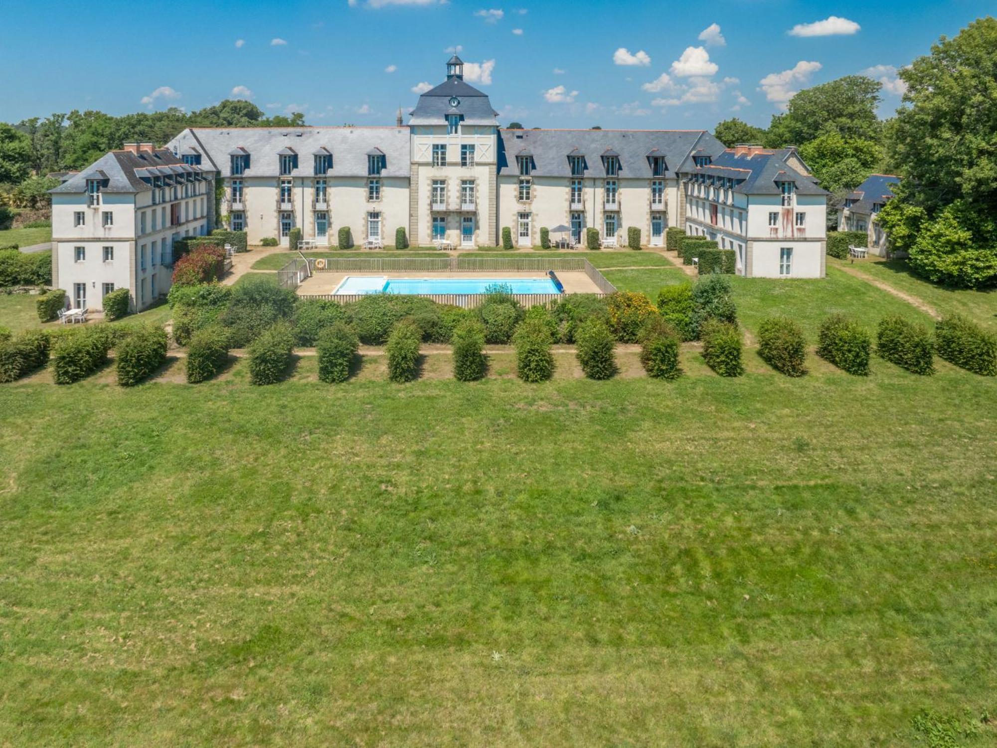 Apartment Chateau De Kergonano-16 By Interhome Baden Luaran gambar